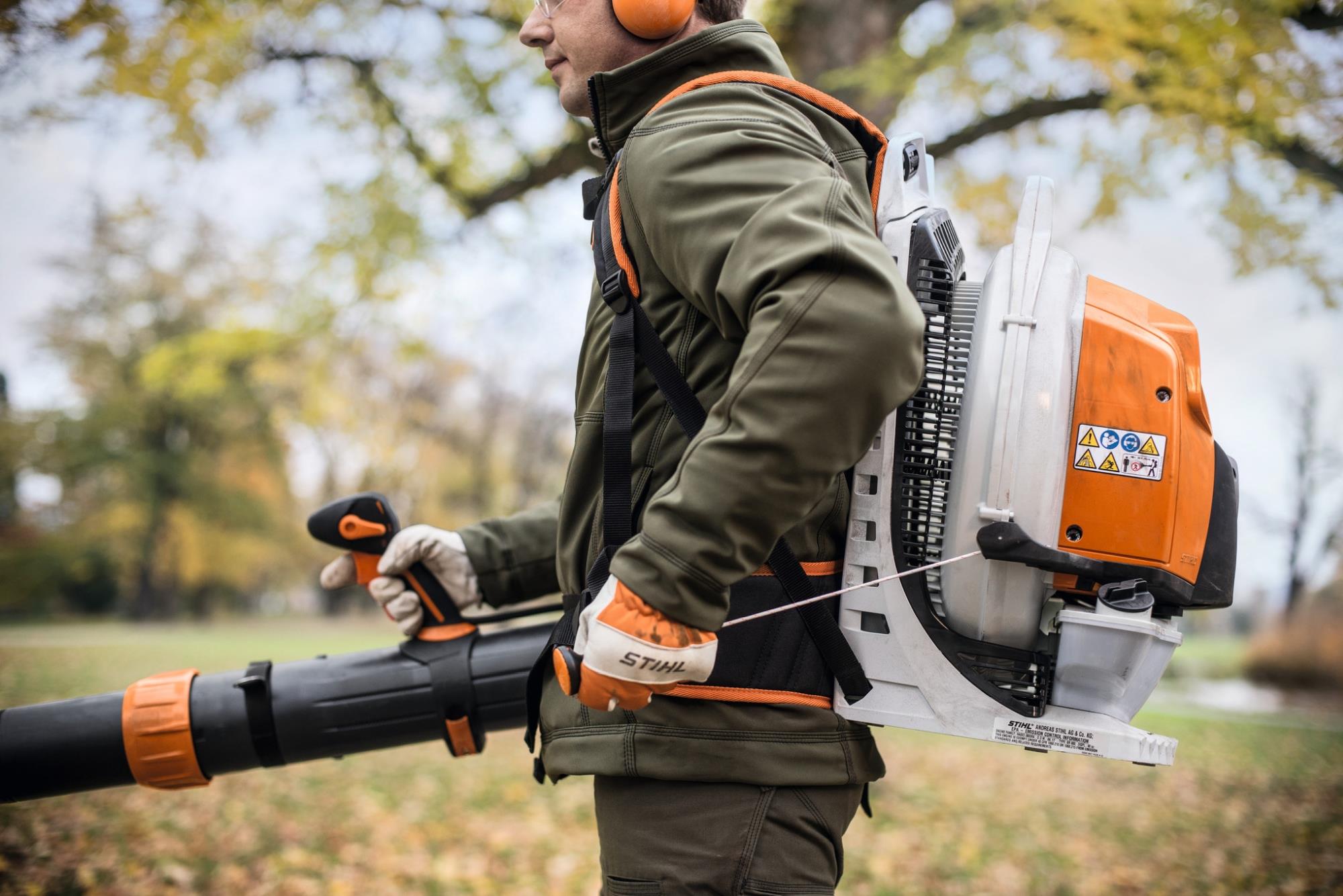 STIHL Rückentragbares Blasgerät BR 800 C-E