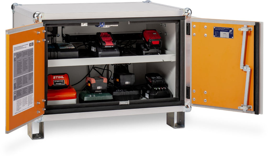CEMO Akku-Ladeschrank Premium Plus 8/5 230 V, mit Füßen 211.7043.010