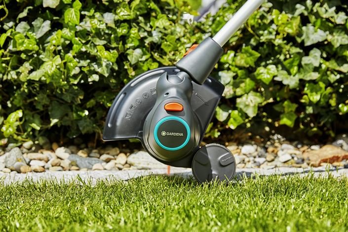 Gardena Akku-Trimmer Set ComfortCut Li-23/18 P4A - inklusive Akku und Ladegerät