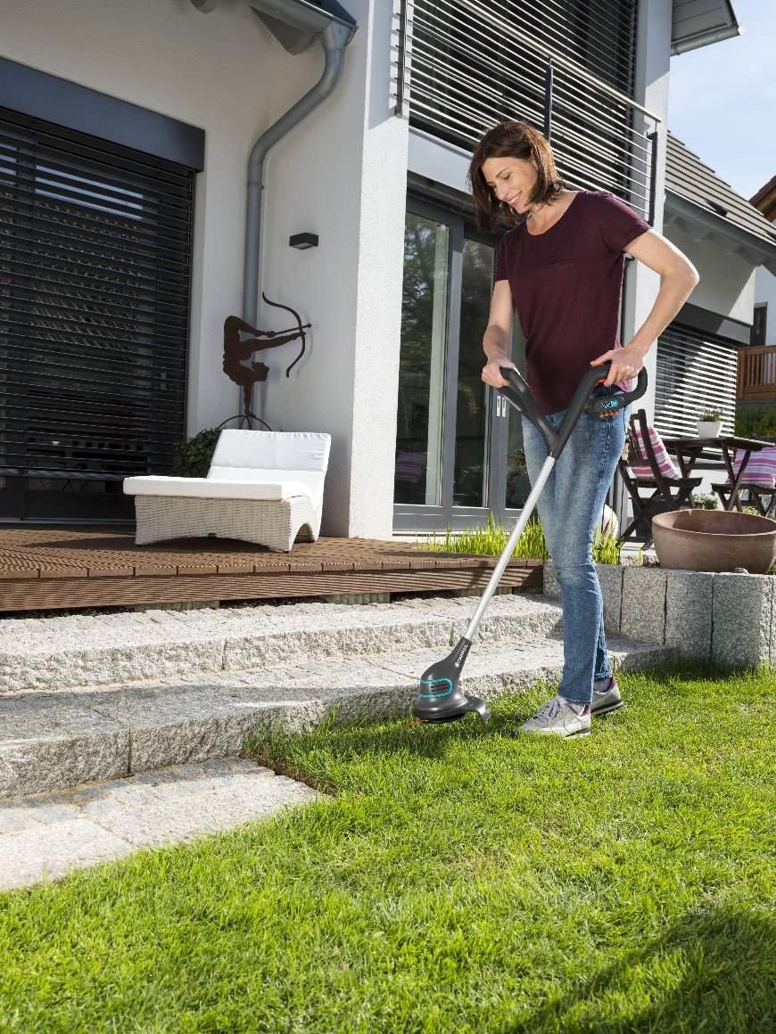 Gardena Akku-Trimmer SmallCut Li-23R mit integriertem Li-Ionen-Akku