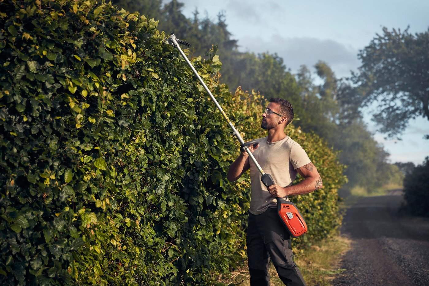 Husqvarna Akku-Trimmer 325iL ohne Akku und Ladegerät