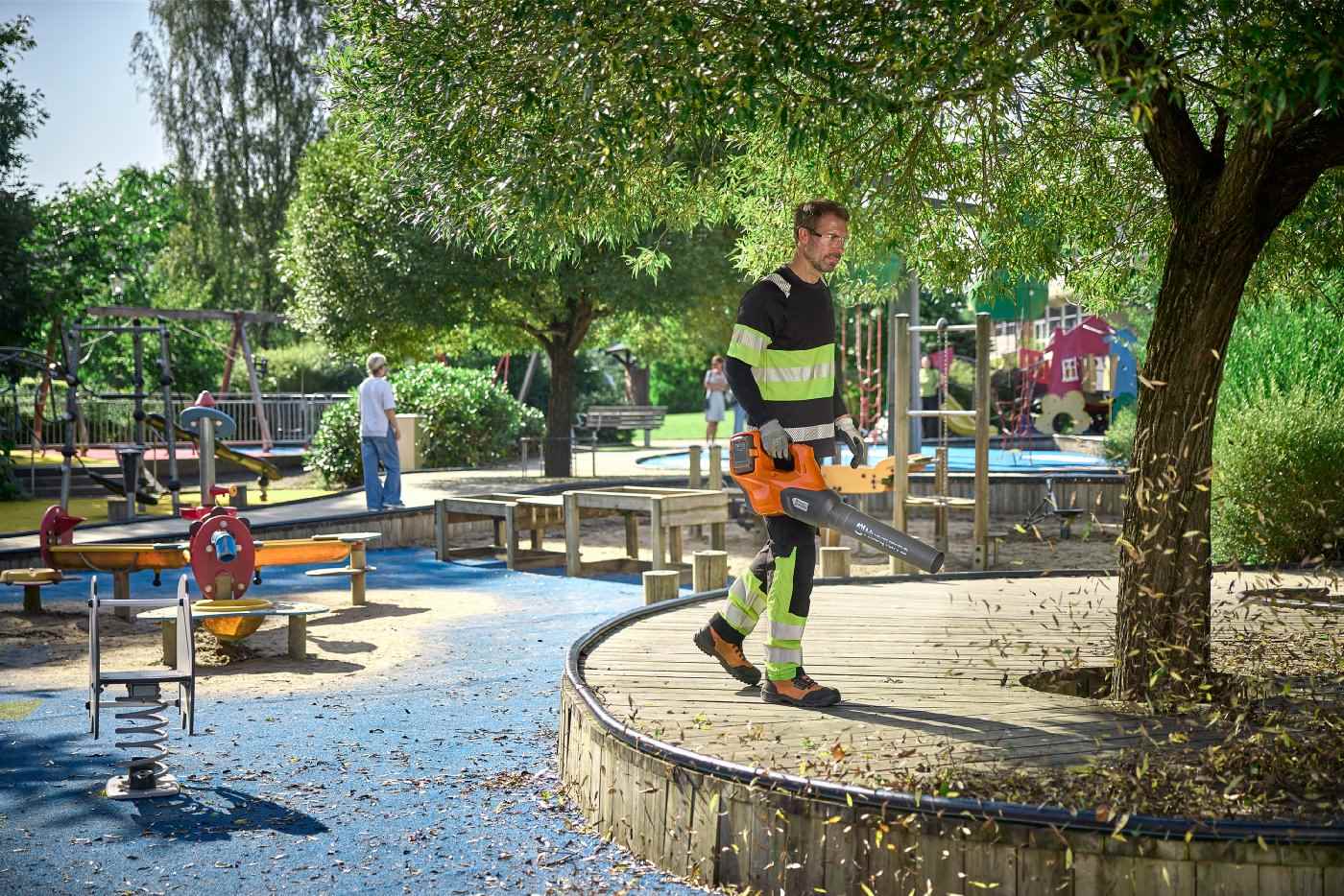 Husqvarna Profi Akku-Blasgerät 530iB - Modell 2025