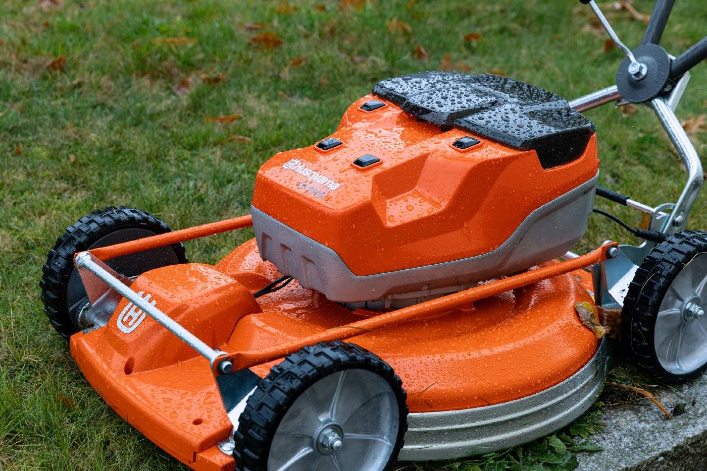 Husqvarna Akku-Mulchmäher LB 448iV ohne Akku und Ladegerät