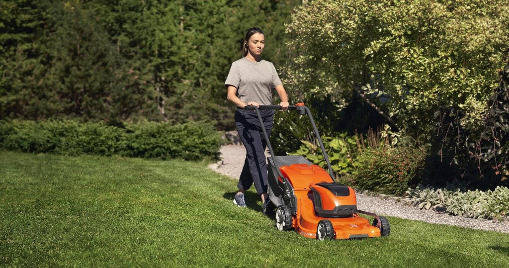 Husqvarna Akku-Rasenmäher LC 247i ohne Akku und Ladegerät