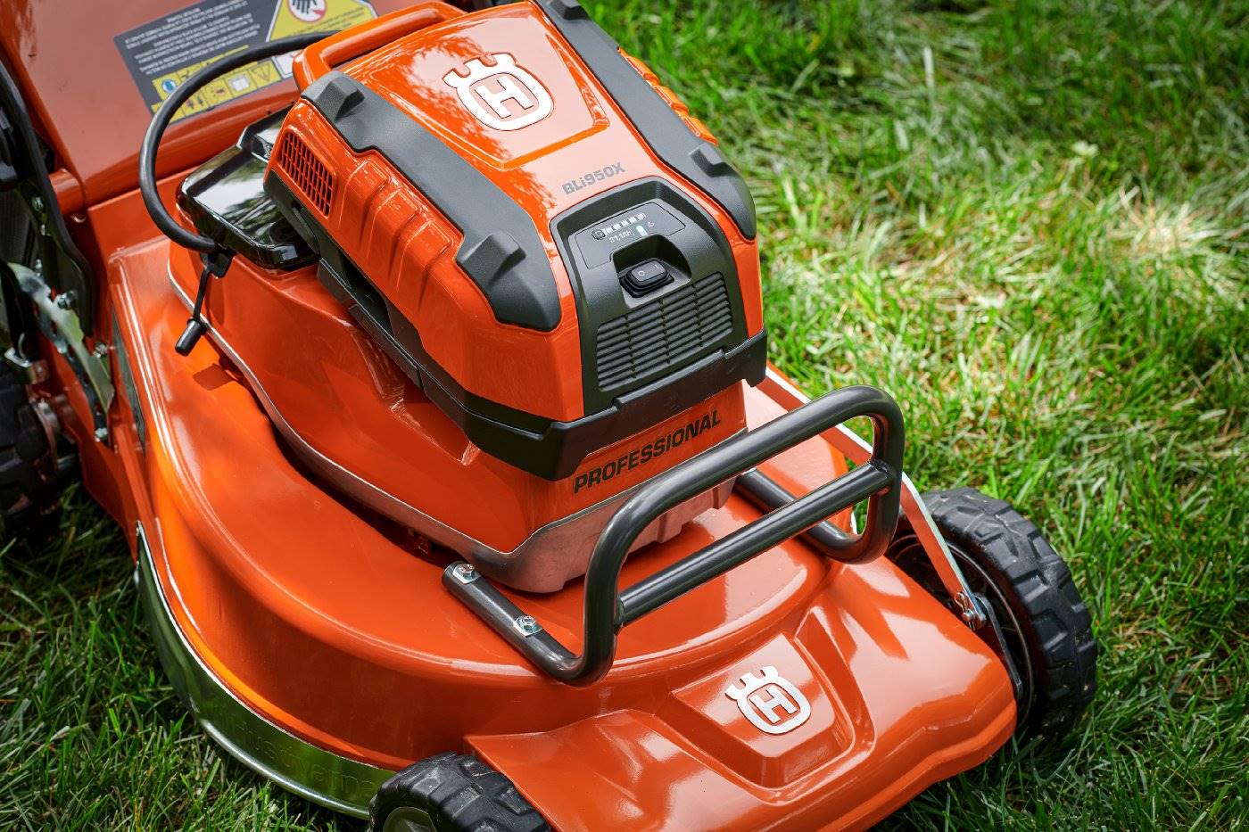 Husqvarna Profi Akku-Rasenmäher LC 551iV ohne Akku und Laderät