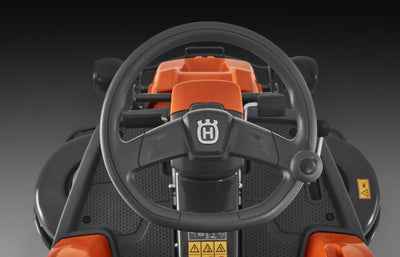 Husqvarna Profi-Frontmäher R 216T AWD Combi 103 Winterpaket mit Schneeschild und Gummileiste