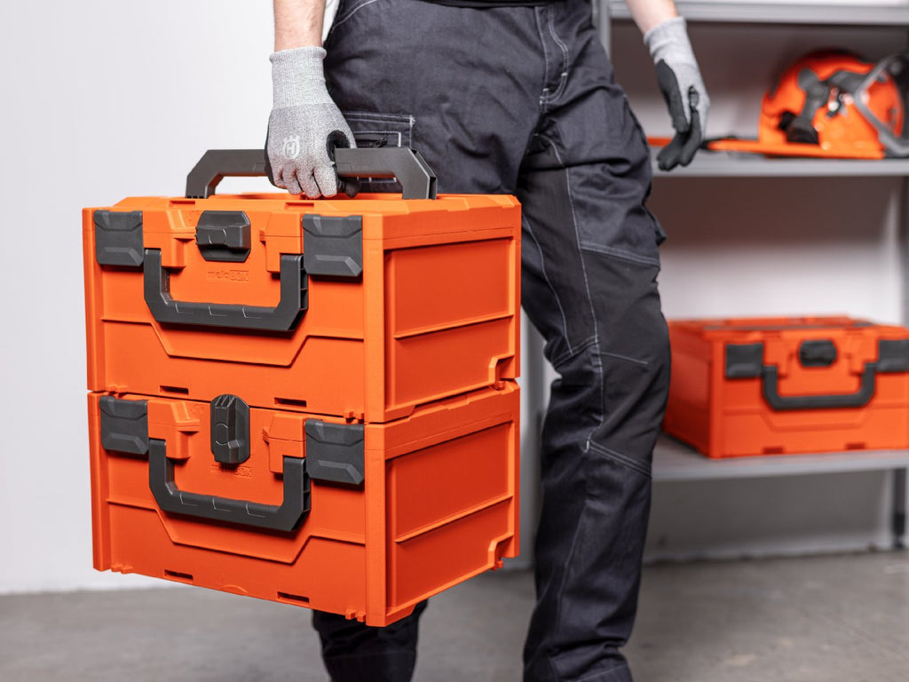 Husqvarna Akkubox Set L mit 2 x Akku B360X, Ladegerät C50X und Transportbox BC1‑UN