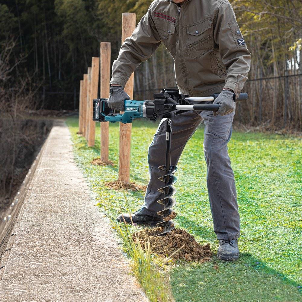 Makita Akku-Erdbohrer DG002GZ mit 2 x 4 Ah Akku und Ladegerät