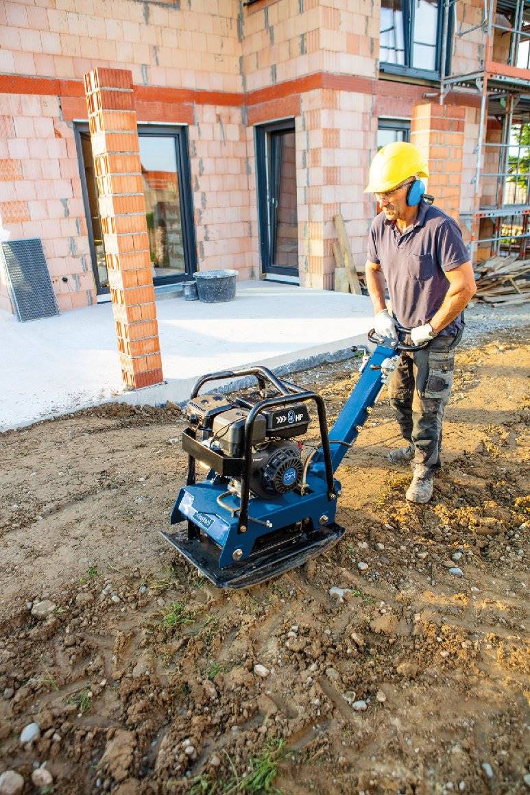 Scheppach Benzin-Rüttelplatte HP 3000S inkl. Fahrwerk u. PU-Schutzmatte