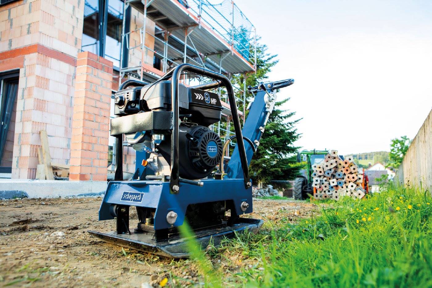 Scheppach Benzin-Rüttelplatte HP 3000S inkl. Fahrwerk u. PU-Schutzmatte