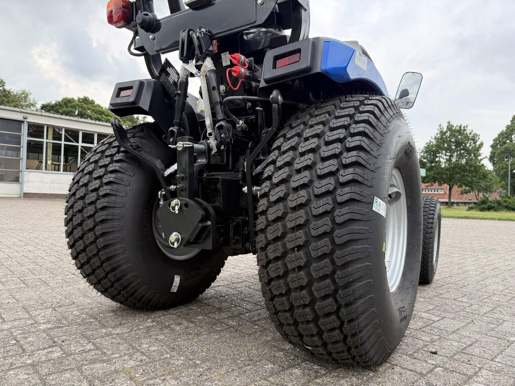 Solis Kompakttraktor 26 HST Vorführer mit Rasen-Bereifung groß -sofort verfügbar