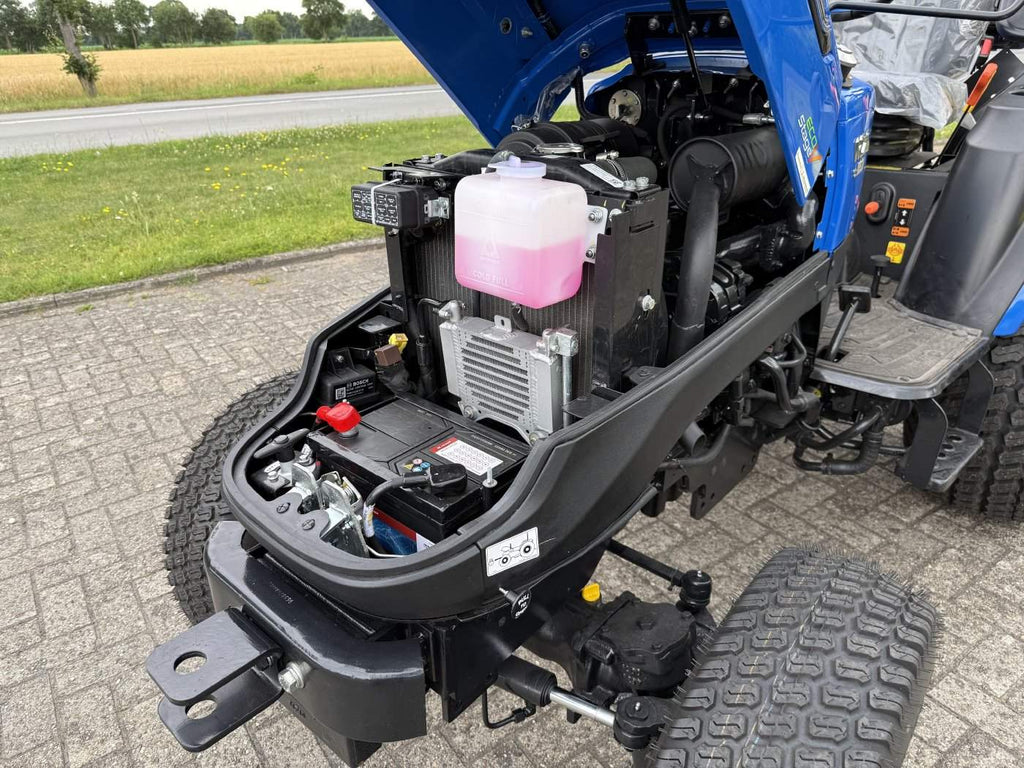 Solis Kompakttraktor 26 HST Vorführer mit Rasen-Bereifung groß -sofort verfügbar