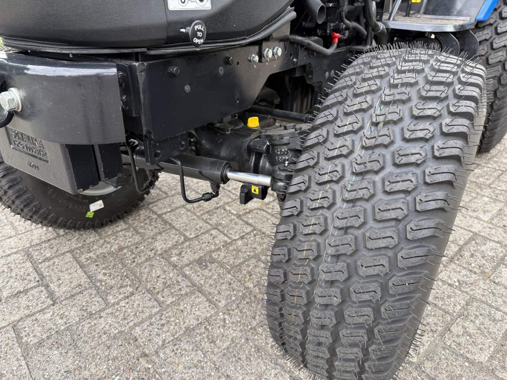 Solis Kompakttraktor 26 HST Vorführer mit Rasen-Bereifung groß -sofort verfügbar
