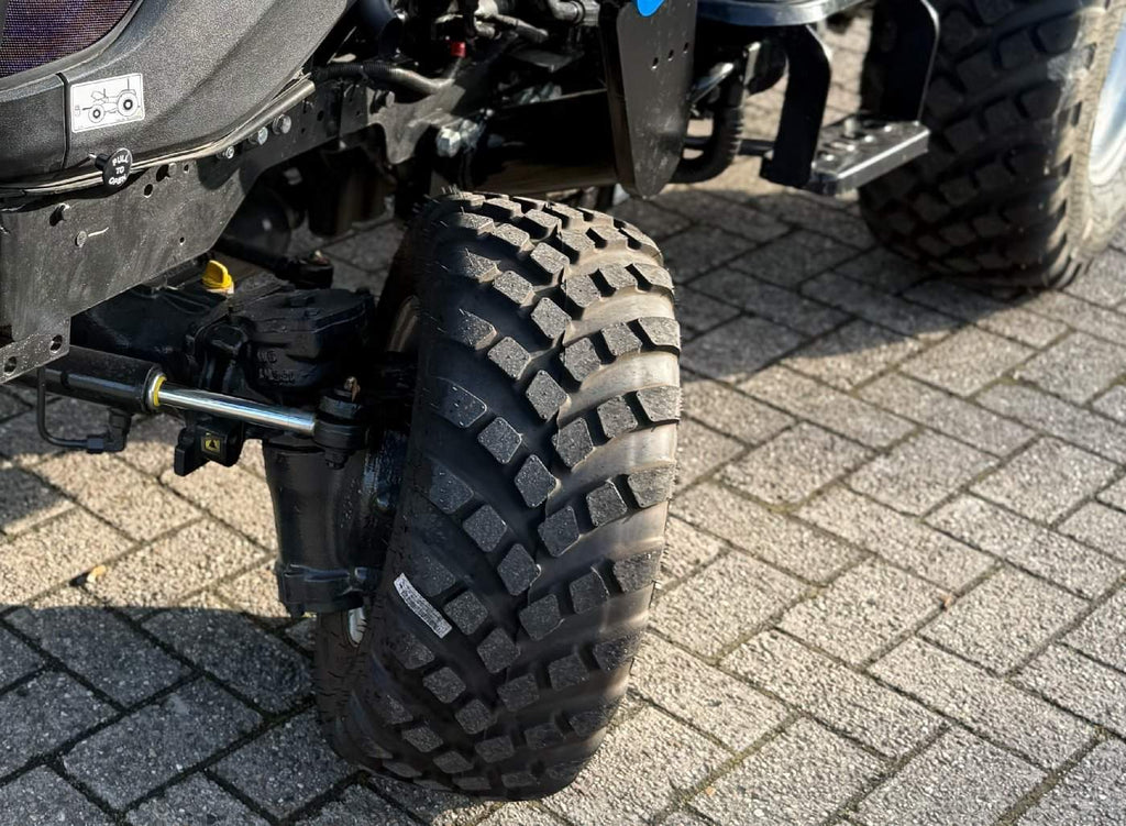 Solis Bereifung Galaxy Pro: vorne: 220/55R12, hinten: 280/70R16
