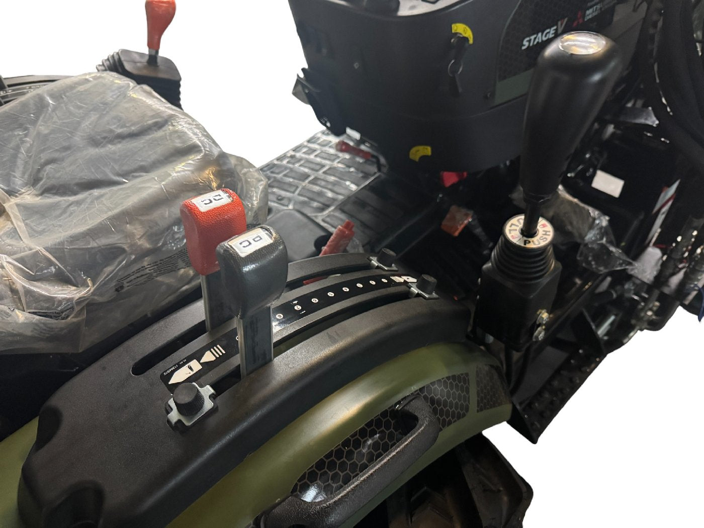 Startrac Allrad-Kleintraktor 26 mit Radialbereifung + Frontlader inklusive Schaufel