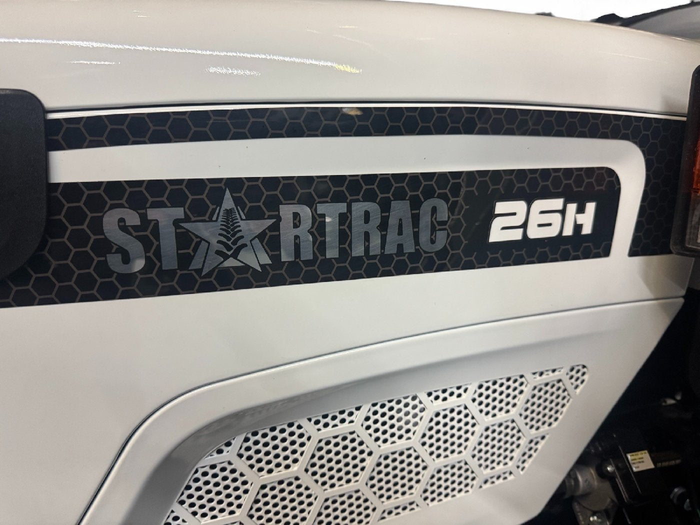 Startrac Farbe Weiß