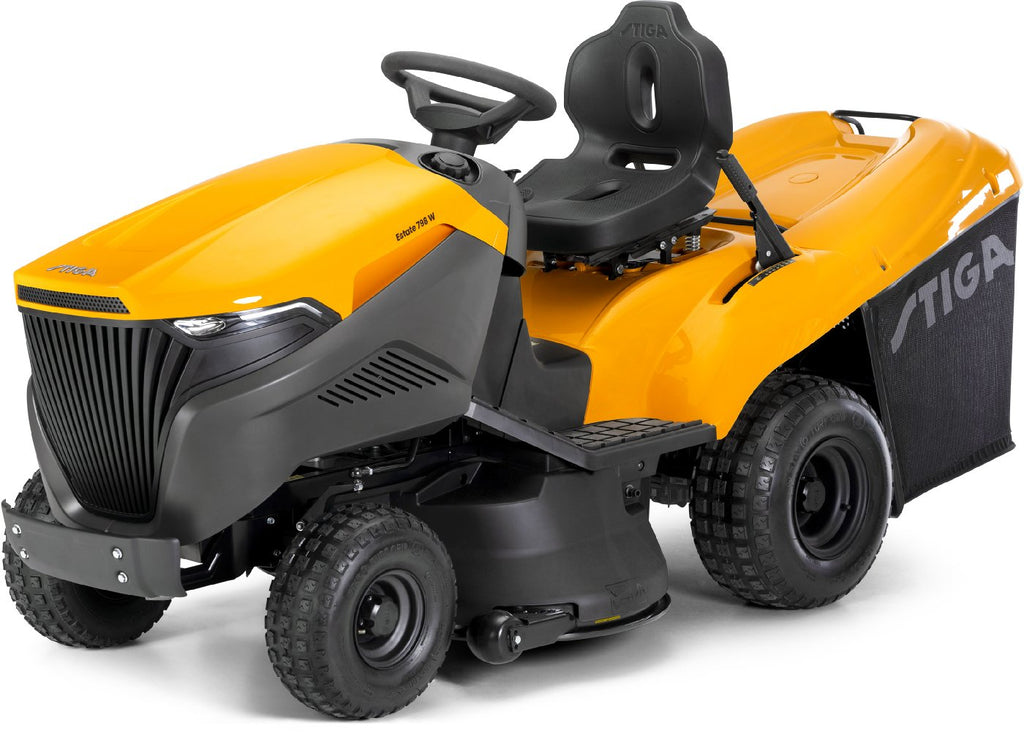 Stiga Rasentraktor Estate 798 W Winterpkaket mit 120 cm Schneeschild, PTO-Kit und Schneeketten