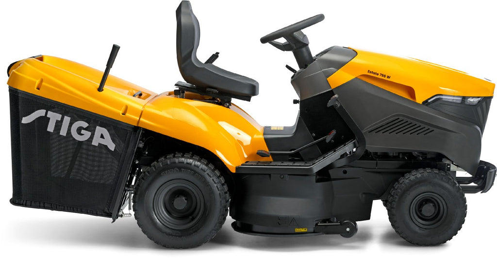 Stiga Rasentraktor Estate 798 W Winterpkaket mit 120 cm Schneeschild, PTO-Kit und Schneeketten
