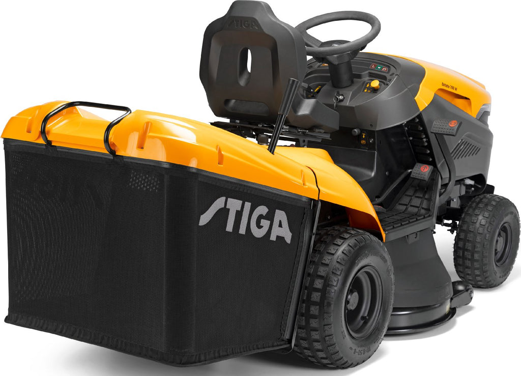 Stiga Rasentraktor Estate 798 W Winterpkaket mit 120 cm Schneeschild, PTO-Kit und Schneeketten