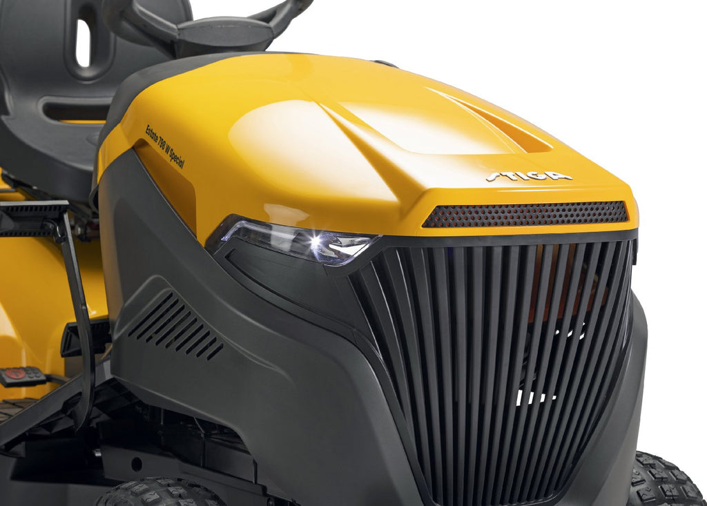 Stiga Rasentraktor Estate 798 W Special HONDA Winterpaket mit 120 cm Schneeschild, PTO-Kit und Schneeketten