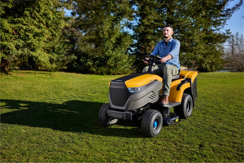 Stiga Akku-Rasentraktor Estate 798e mit 64 Ah Akku und Ladegerät - Modell 2025