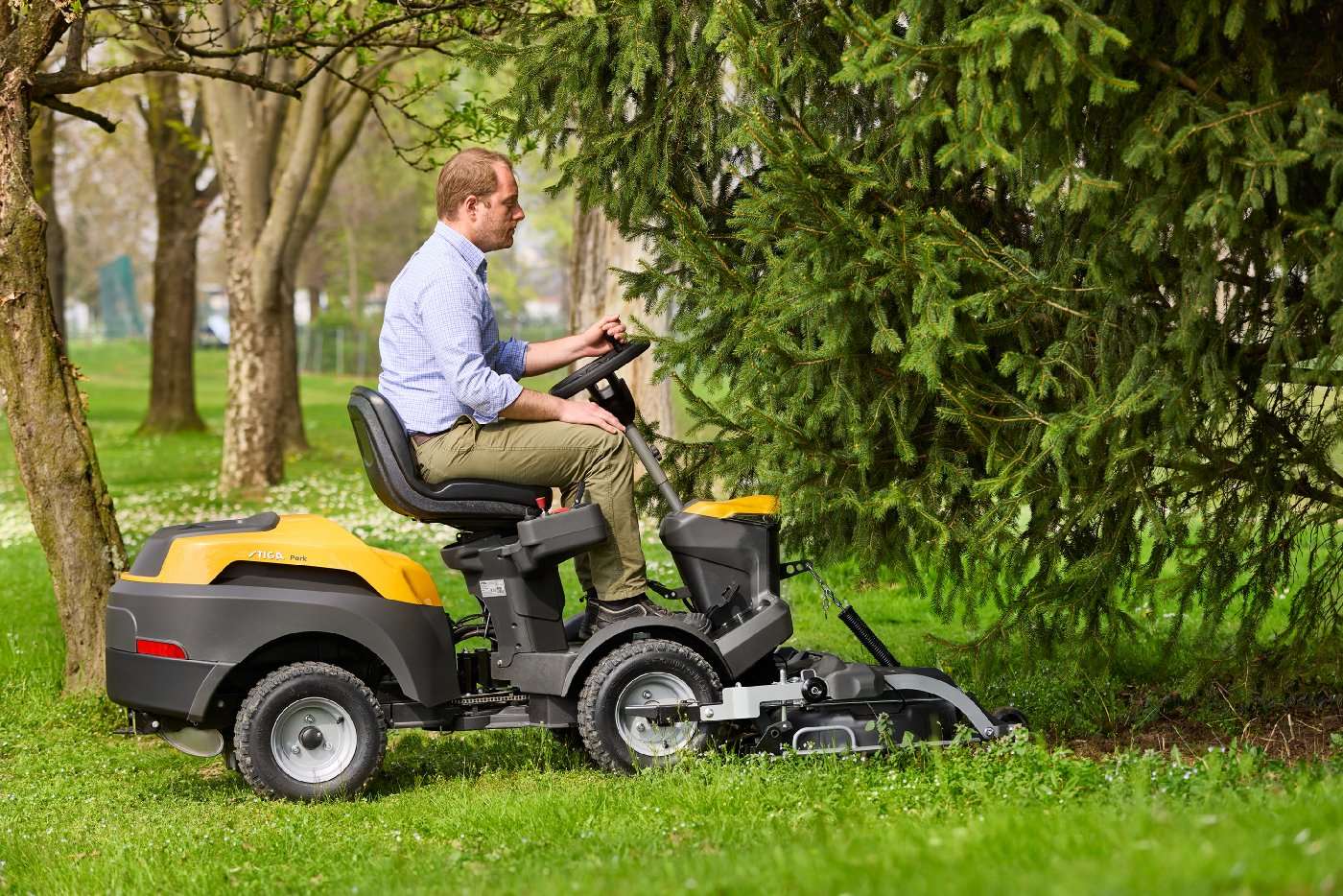 Stiga Frontmäher Park 500 WX mit Mähdeck Combi Pro 110 Q Plus