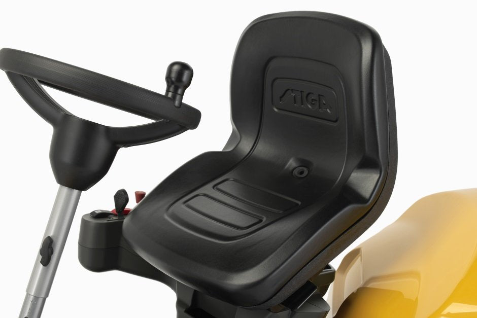 Stiga Frontmäher Park 500 W Winterpaket mit Mähwerk Combi 100 Q Plus, 120 cm Schneeschild und Schneeketten