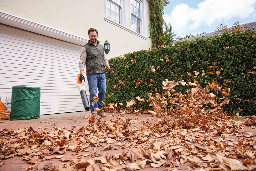 STIHL Akku Laubbläser BGA 50 ohne Akku und Ladegerät