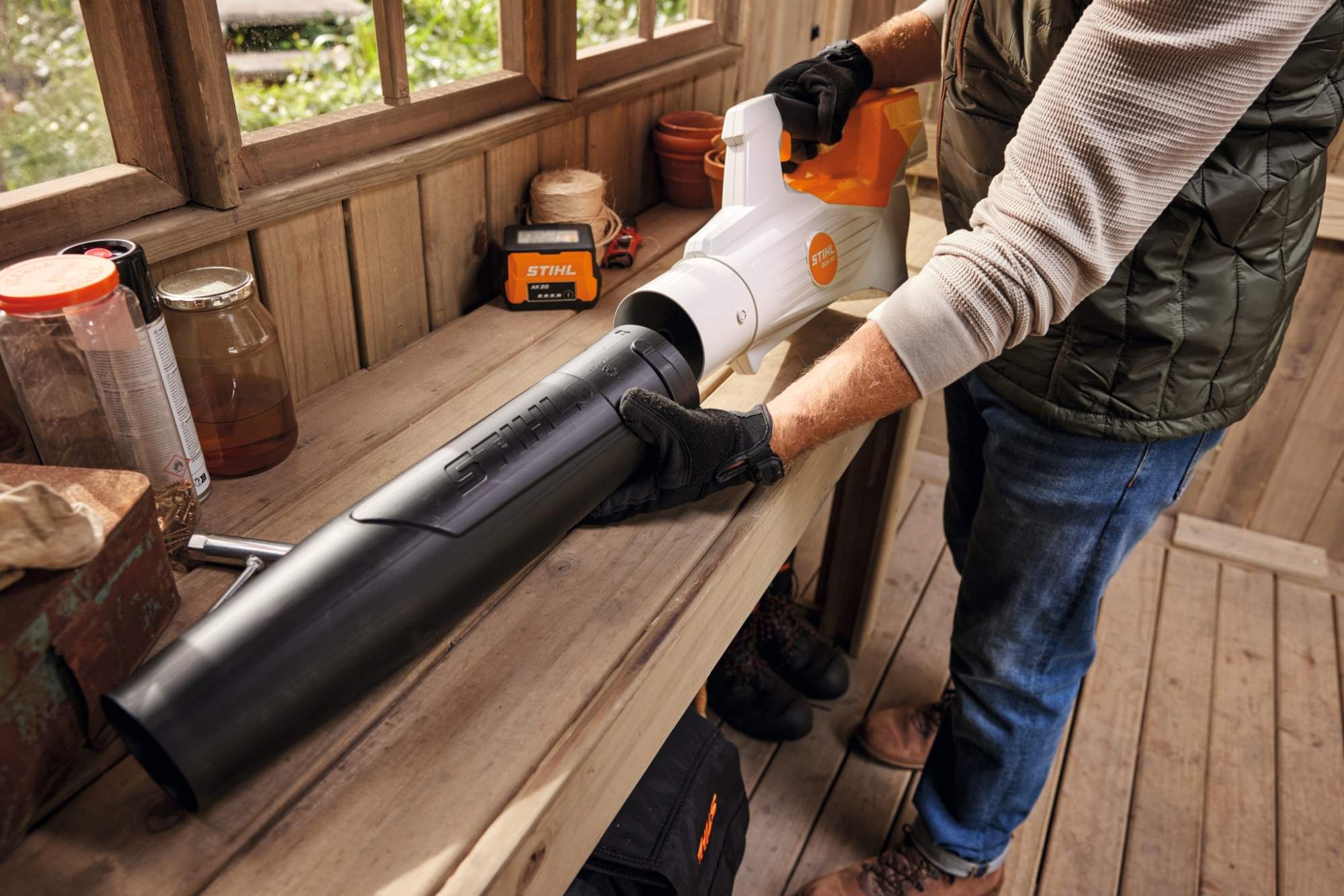 STIHL Akku Laubbläser BGA 50 ohne Akku und Ladegerät