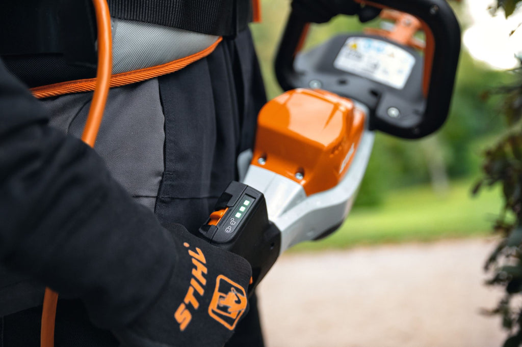 STIHL Akku-Heckenschere HSA 130 R, 60 cm ohne Akku und Ladegerät