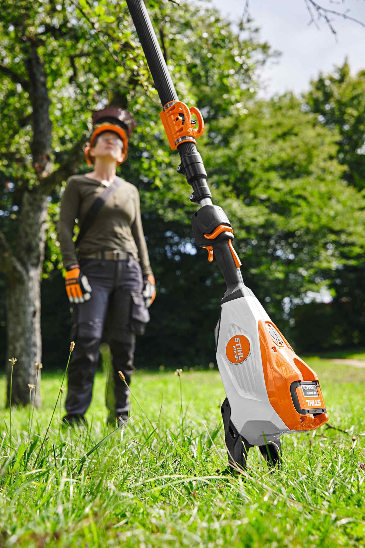 STIHL Akku-Hochentaster HTA 140 B, Grundgerät 30 cm /71 PM3 - ohne Akku und Ladegerät