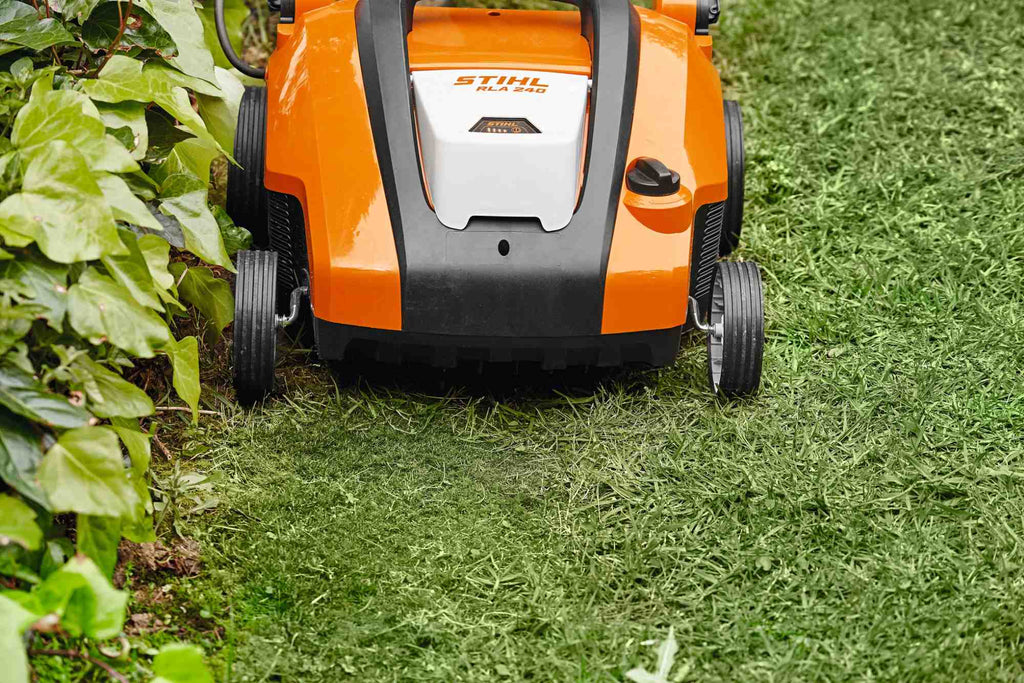STIHL Akku-Vertikutierer RLA 240 ohne Akku und Ladegerät
