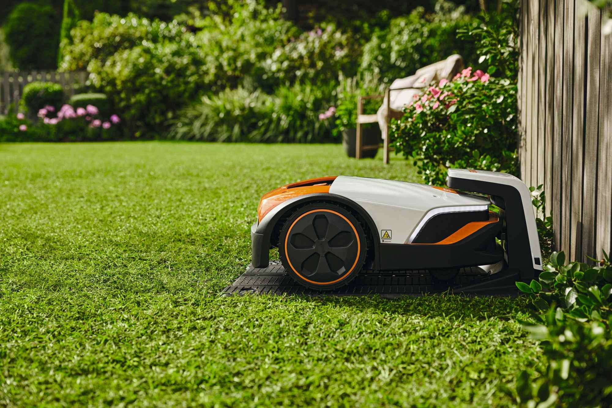 STIHL Mähroboter iMOW 7 für sehr große Rasenflächen