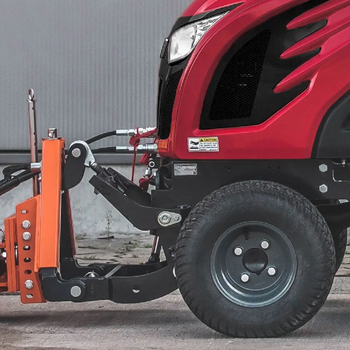 Tym Allrad-Kompakttraktor T255 HST mit Winterpaket Kabine, Schneeschild und Streuer