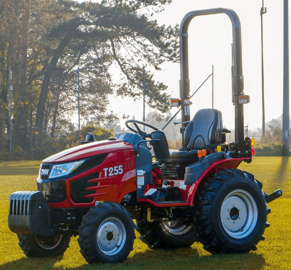 Tym Allrad-Kompakttraktor T255 mit Rasenbereifung, 153cm Zwischenachsmähwerk und Frontlader