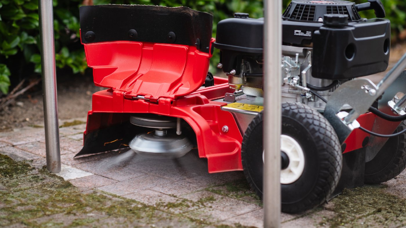 Westermann Wildkrautbürste WKB 330 4-Takt-Benzinmotor