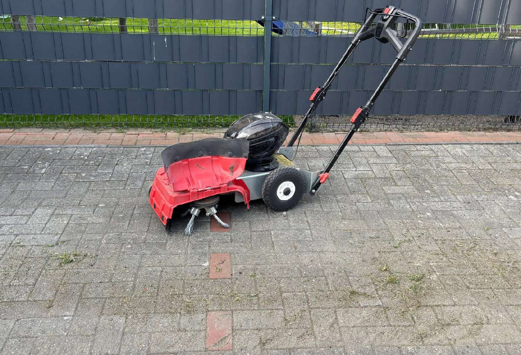 Westermann Akku-Wildkrautbürste WKB 330 Akku inkl. 2x Akkus und 1x Ladegerät