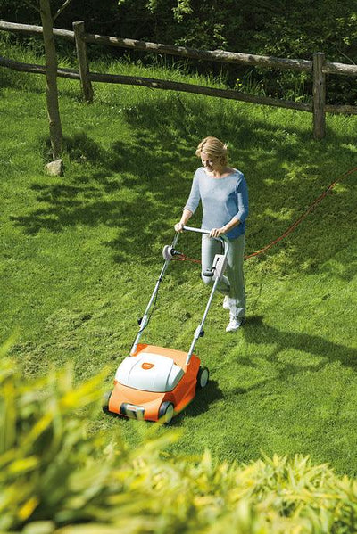 STIHL Elektro-Rasenlüfter RLE 540 - Modell 2023 - MotorLand.at