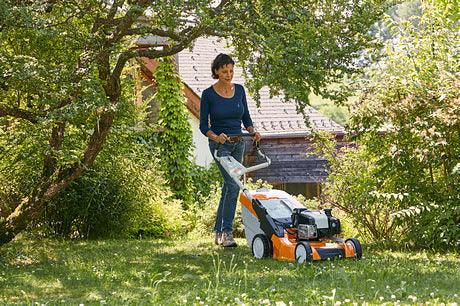 STIHL Benzin-Rasenmäher RM 650 VE - Modell 2023 - MotorLand.at
