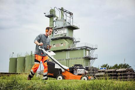 STIHL Benzin-Rasenmäher RM 756 GC  - Modell 2023 - MotorLand.at