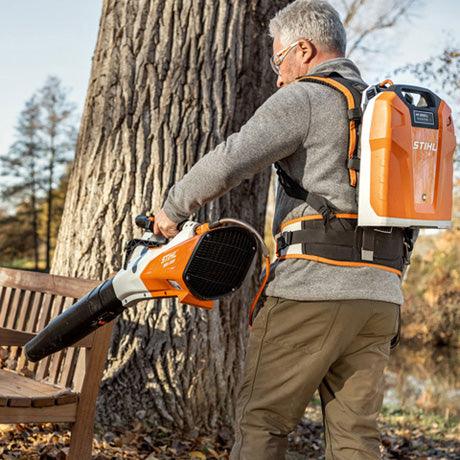 STIHL Akku-Laubbläser BGA 200 mit Komfort-Tragsystem - Modell 2023 - MotorLand.at