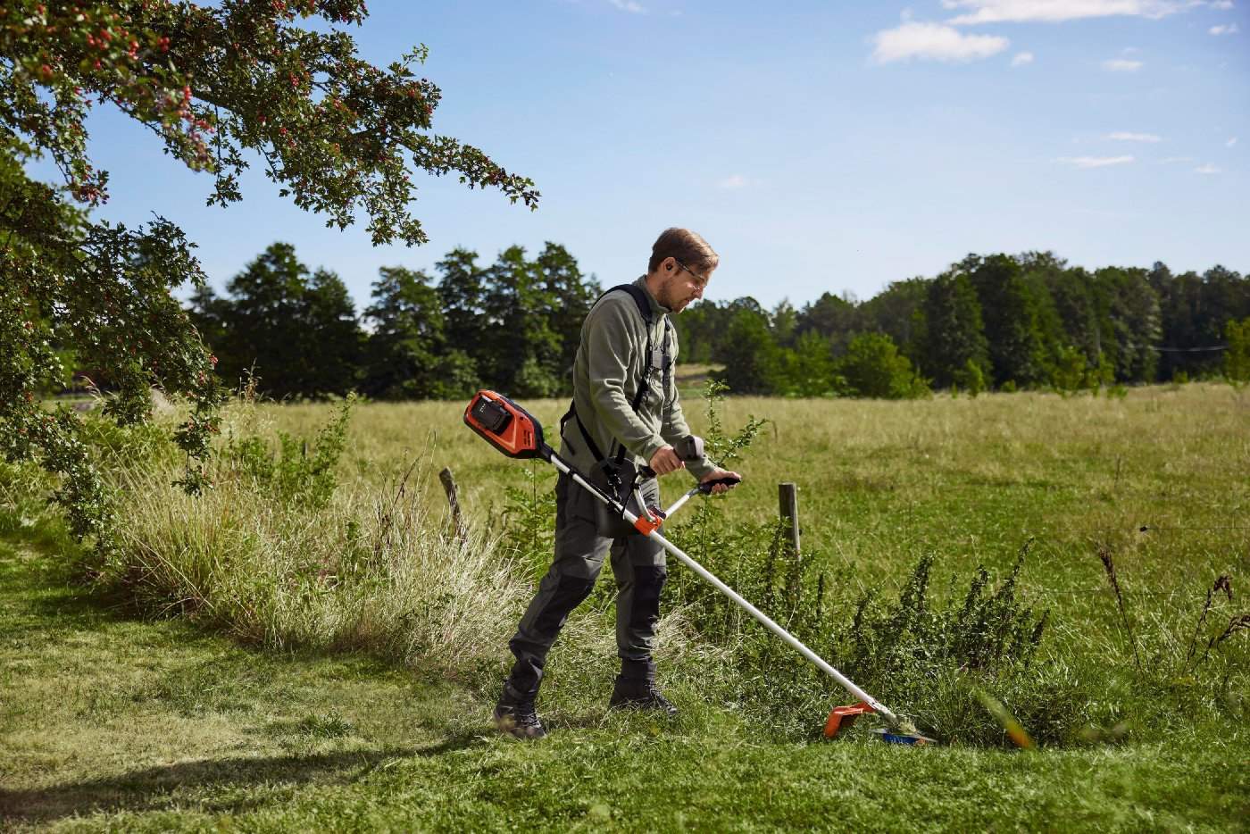 Husqvarna Akku-Motorsense 325iR ohne Akku u. Ladegerät