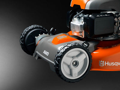 Husqvarna Benzin-Rasenmäher mit Radantrieb LC 353AWD - Modell 2023 - MotorLand.at