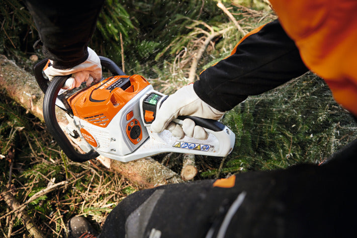 STIHL Akku-Motorsäge MSA 300, RS Pro, Schienenlänge 40 cm ohne Akku und Ladegerät