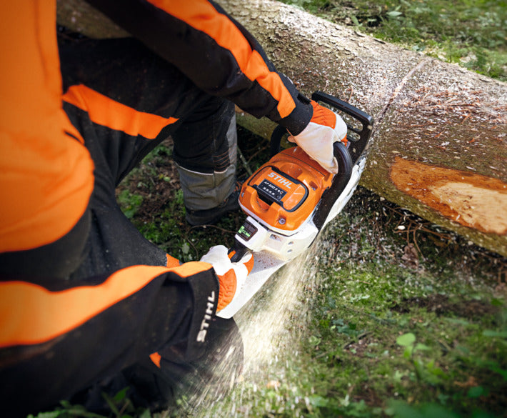STIHL Akku-Motorsäge MSA 300, RS Pro, Schienenlänge 40 cm ohne Akku und Ladegerät