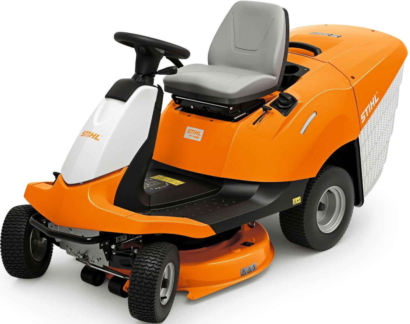 STIHL Aufsitzmäher RT 4082 Winterpaket mit Schneeschild und Schneeketten - Modell 2023 - MotorLand.at