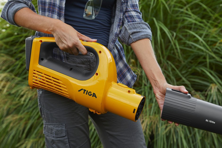 Stiga Akku Laubbläser BL 100 e Kit 20 V - mit Akku und Ladegerät