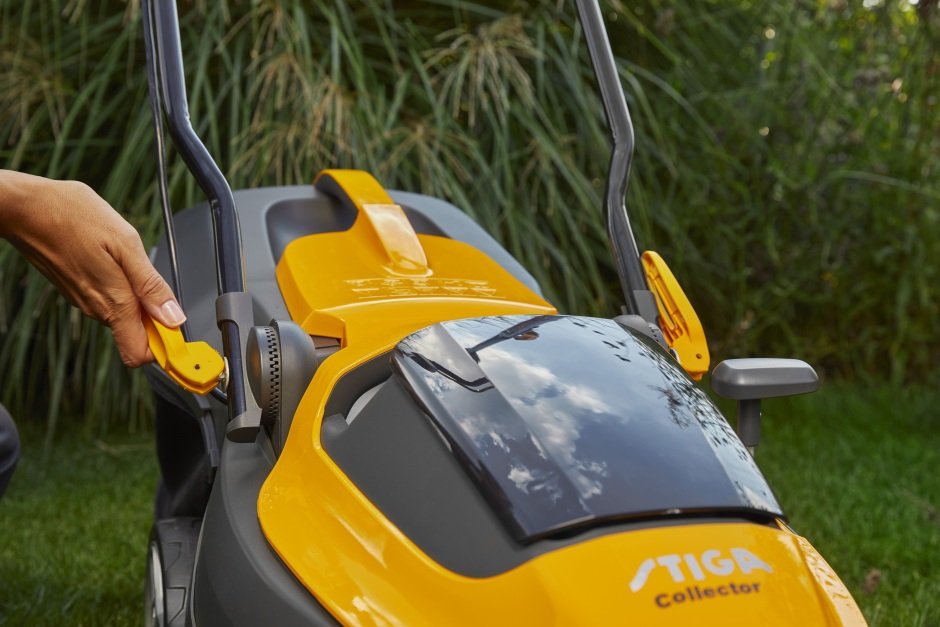 Stiga Akku-Rasenmäher Collector 136e Kit - mit 2 x 2 Ah Akku und Doppel-Ladegerät - Modell 2023