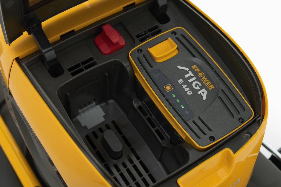 Stiga Akku-Rasenmäher Multiclip 547 AE Kit - mit Akku und Ladegerät