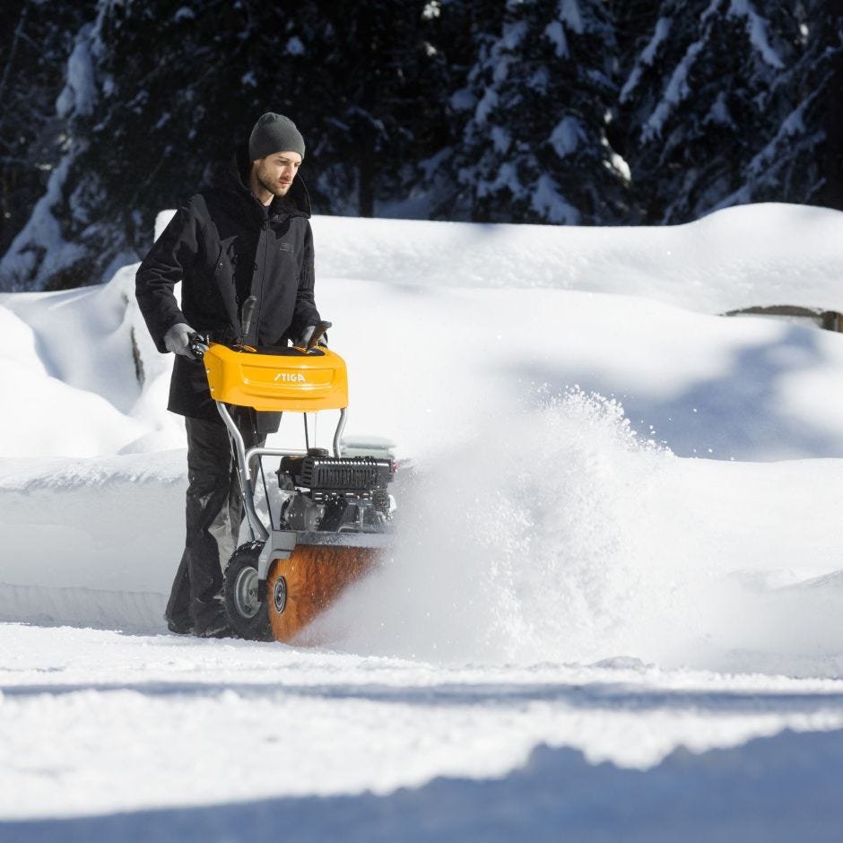 Stiga Schmutz- und Schneekehrmaschine SWS 800 G